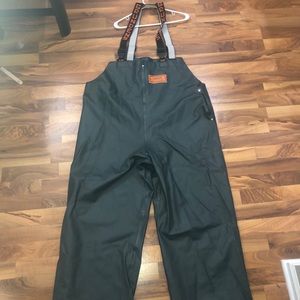 Grundens work heavy duty rain bibs